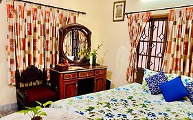 Antique Spacious Apartment With Kitchen, Ac And Furniture